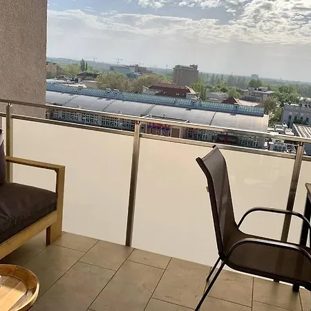 Apartment Modern Studio Apartment With Balcony *